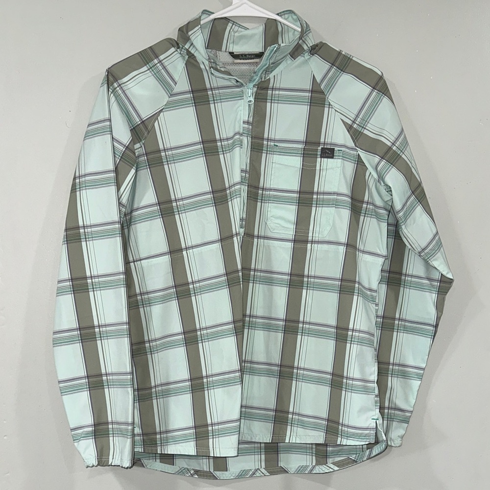 L.L. Bean woman's Light green Plaid Shirt Jacket size XS long sleeve vented